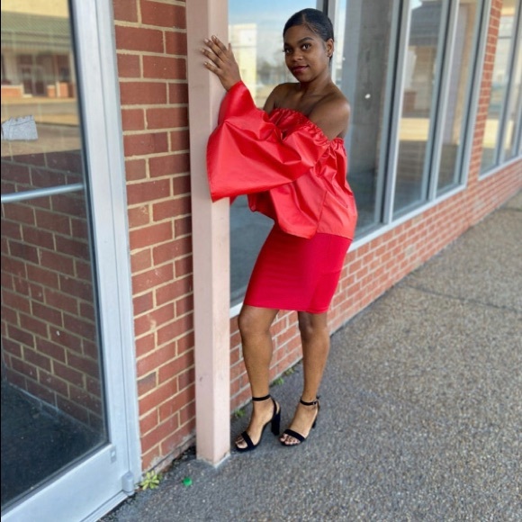 Fire red bell sleeve top - Picture 2 of 6